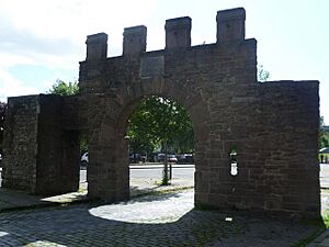 East Port, Cowgate (geograph 2464222)
