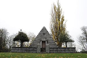 Everett - Rucker tomb 01
