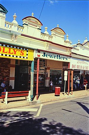 Lloyd's Barber Shop (former) (2000).jpg