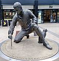 Matthew Flinders statue, Euston Station.jpg