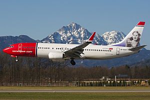 Norwegian Air Shuttle in Salzburg with Kirsten Flagstad on tail