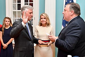 Secretary Pompeo Officiates the Swearing-in Ceremony for Robert C. O'Brien as Special Presidential Envoy for Hostage Affairs (29640486768)