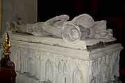 St. Peter's, Berkhamsted - Panelled Altar Tomb - geograph.org.uk - 780320