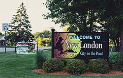 Welcome to New London, Minnesota - City on the Pond (34584176574).jpg