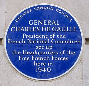4 Carlton Gardens London plaque commemorating the headquarters of Charles de Gaulle