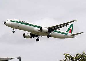 Alitalia.a321.abovetree.arp.750pix