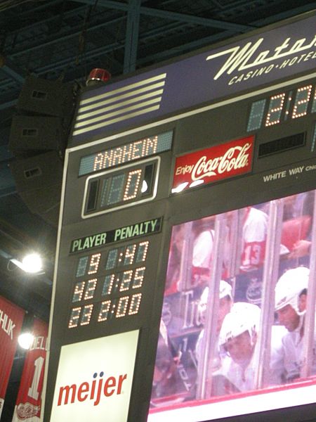 Image: Anaheim Ducks vs. Detroit Red Wings Oct 8, 2010 57