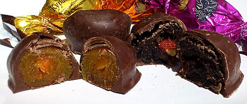 Chocolate-coated Dried Fruits3