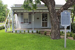 Fredericksburg-tx2016-233(sunday-house)(jenschke)
