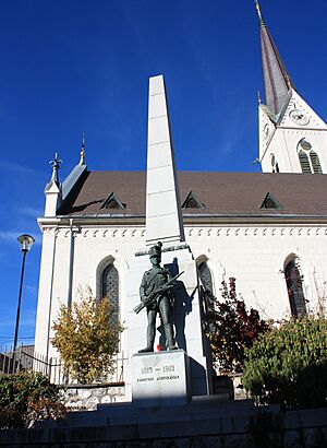 Hermagor - Pfarrkirche und Denkmal
