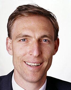 Official portrait of Jim Murphy.jpg