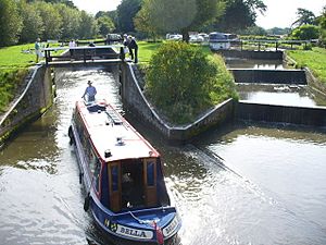 Papercourt Lock and Weir - geograph.org.uk - 963927