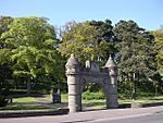 Broughty Ferry, Monifieth Road, Jubilee Arch And Fountain, Including Gatepiers At Left And Right