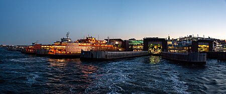 Staten Island Ferry Terminal (29271095528)