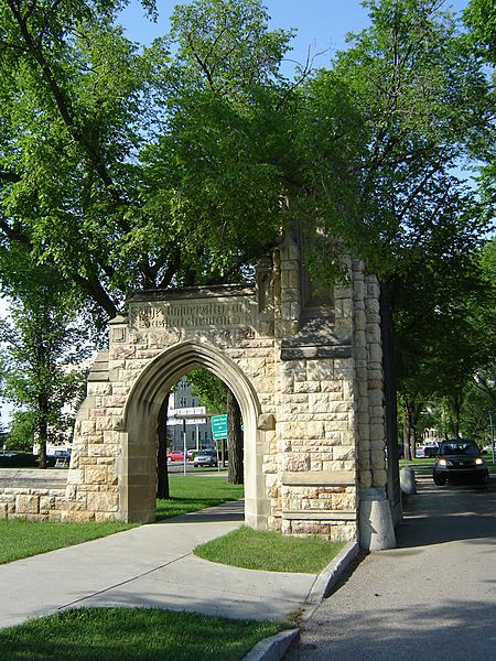 UofSMemorialGates