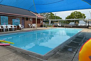 1910 pool from S (2015)