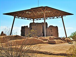 2021 Sivan Vahki, Casa Grande Ruins, under the Olmsted shelter