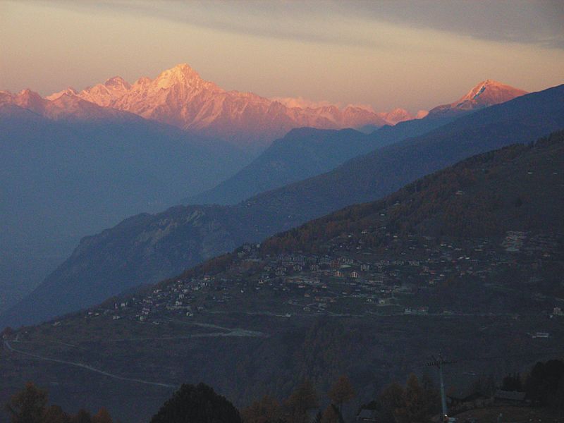 Alpenglow of valais