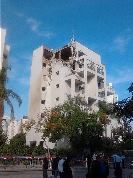 Building in Rishon le Zion hit by Hamas rocket in November 2012