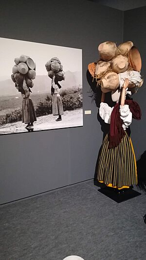 Exhibition Ruth Anderson in Pontevedra 03