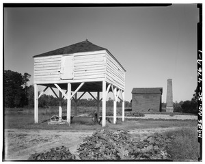 GENERAL VIEW OF WINNOWING HOUSE. Rice Threshing Mill in background. - Mansfield Plantation, Winnowing House, U.S. Route 701 vicinity, Georgetown, Georgetown County, SC HABS SC,22-GEOTO.V,8A-1