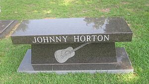 Johnny Horton cemeter bench MVI 2635