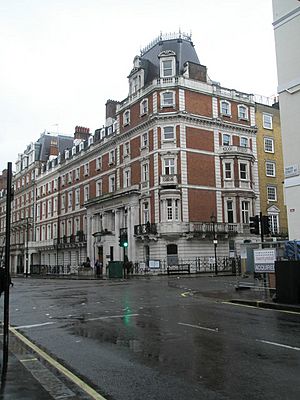 Junction of Hinde Street and Mandeville Place - geograph.org.uk - 1053021