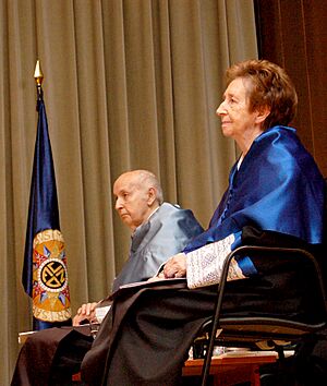 Margarita Salas y Santiago Grisolía Doctores Honoris Causa UNED (4)