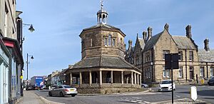 Market Cross, Barnard Castle (geograph 6605401).jpg