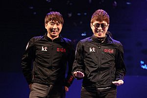 NaDa and BoxeR at StarCraft KT GiGA Legends Match I - 14