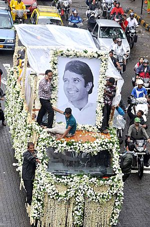 Rajesh Khanna's funeral 14