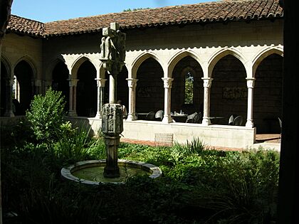 The cloisters, trie cloister 02