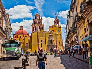 View Of Guanajuato From The Street (16536560374)