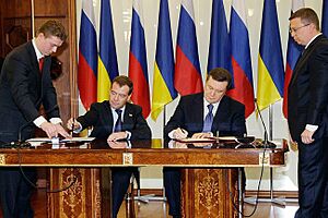Dmitry Medvedev in Kharkov - 21 April 2010-9