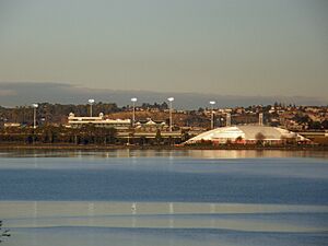 Elwick Bay-closeup1.JPG