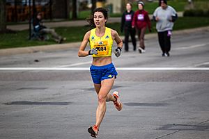 Emma Bates (2017 IMT Des Moines Half Marathon)