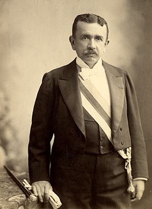 Federico Errázuriz Echaurren asume como parlamentario-2.jpg