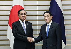 Fumio Kishida and Prayut Chan-o-cha at the Prime Minister's Office 2022 (1)