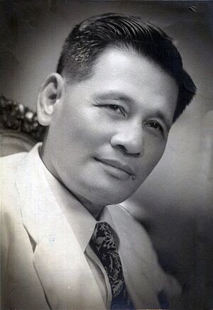 Jose Avelino studio photo