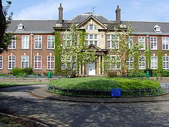 Newland School for Girls, Hull - geograph.org.uk - 789457