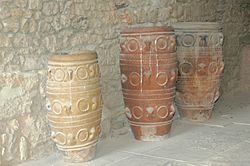 Pithoi in Knossos 2