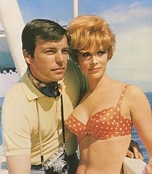 Robert Wagner and Jill St. John on boat