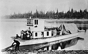 The Lady Mackworth on the Peace River, Alberta, Canada, in 1917 -a
