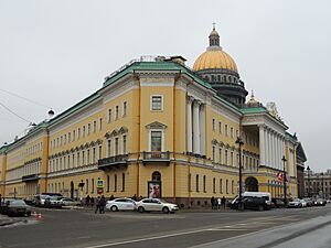 The building of the Ministry of War 1817-1820 - panoramio