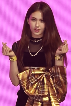 190613 Somi Birthday debut showcase (2)