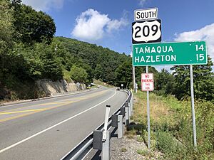 2022-08-08 10 47 24 View south along U.S. Route 209 (Lehigh Avenue) just south of Pennsylvania State Route 903 (North Street) in Jim Thorpe, Carbon County, Pennsylvania