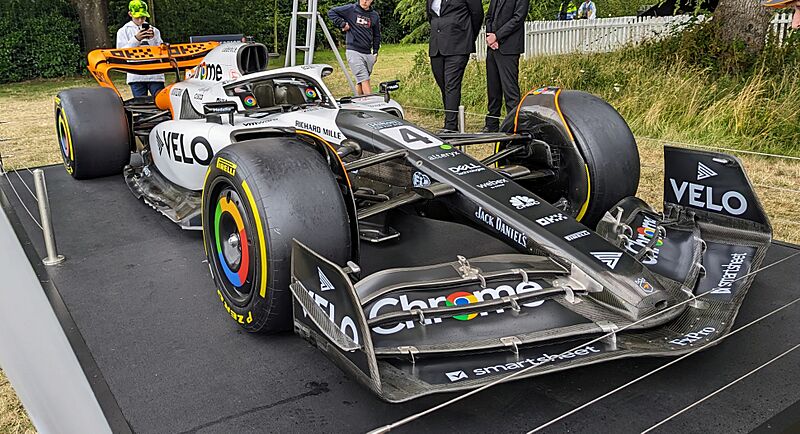 2023 McLaren MCL60