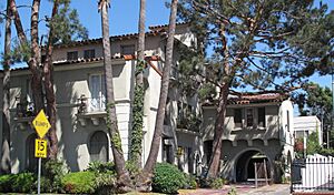 654 Burnside Ave, Los Angeles