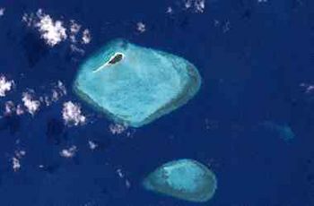 Halfway Island, Torres Strait (Landsat).jpg