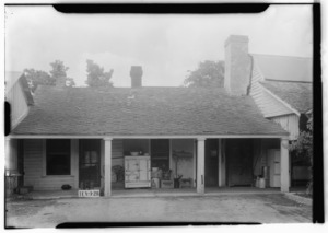 Historic American Buildings Survey, Arthur W. Stewart, Photographer April 29, 1936 SOUTH ELEVATION OF OLD CONCRETE HOUSE (FRONT). - Humphrey-Erskine House, 902 North Austin HABS TEX,94-SEGUI,3-8
